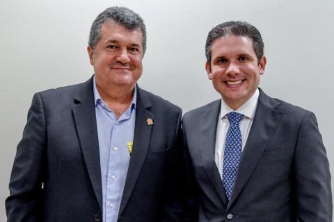 George Coelho se Reúne com Hugo Motta para tratar de demandas municipalistas durante Seminário da CNM em Brasília